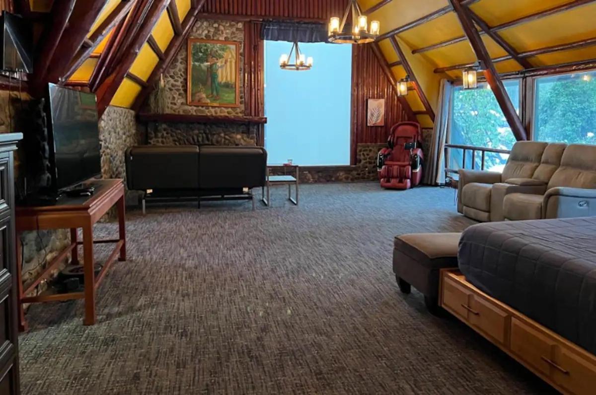 Robin Hood Village Resort Union Room photo